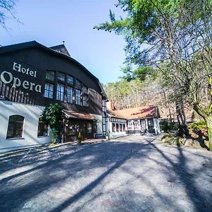 https://hotel-opera.sopothotels.com