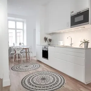 https://comfortable-apartments-vasastan.gothenburg-hotel.com